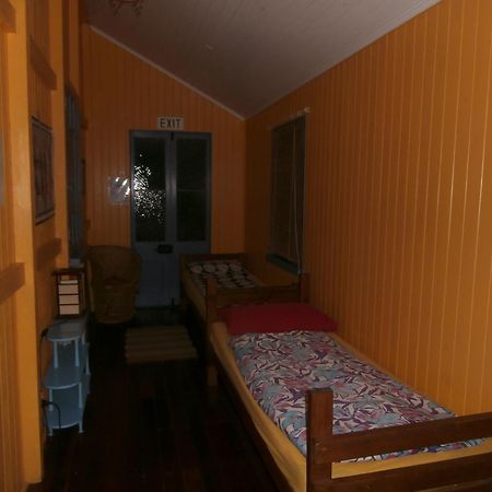 Mango Tourist Hostel Hervey Bay Bilik gambar